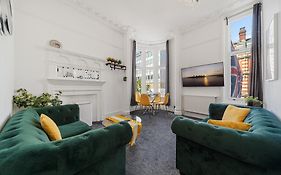 Spacious 3-Bedroom Residence In Exclusive Mayfair 7Gc